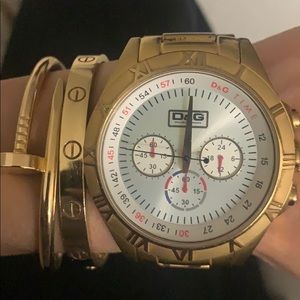 D&G antic gold watches. Pretty new.